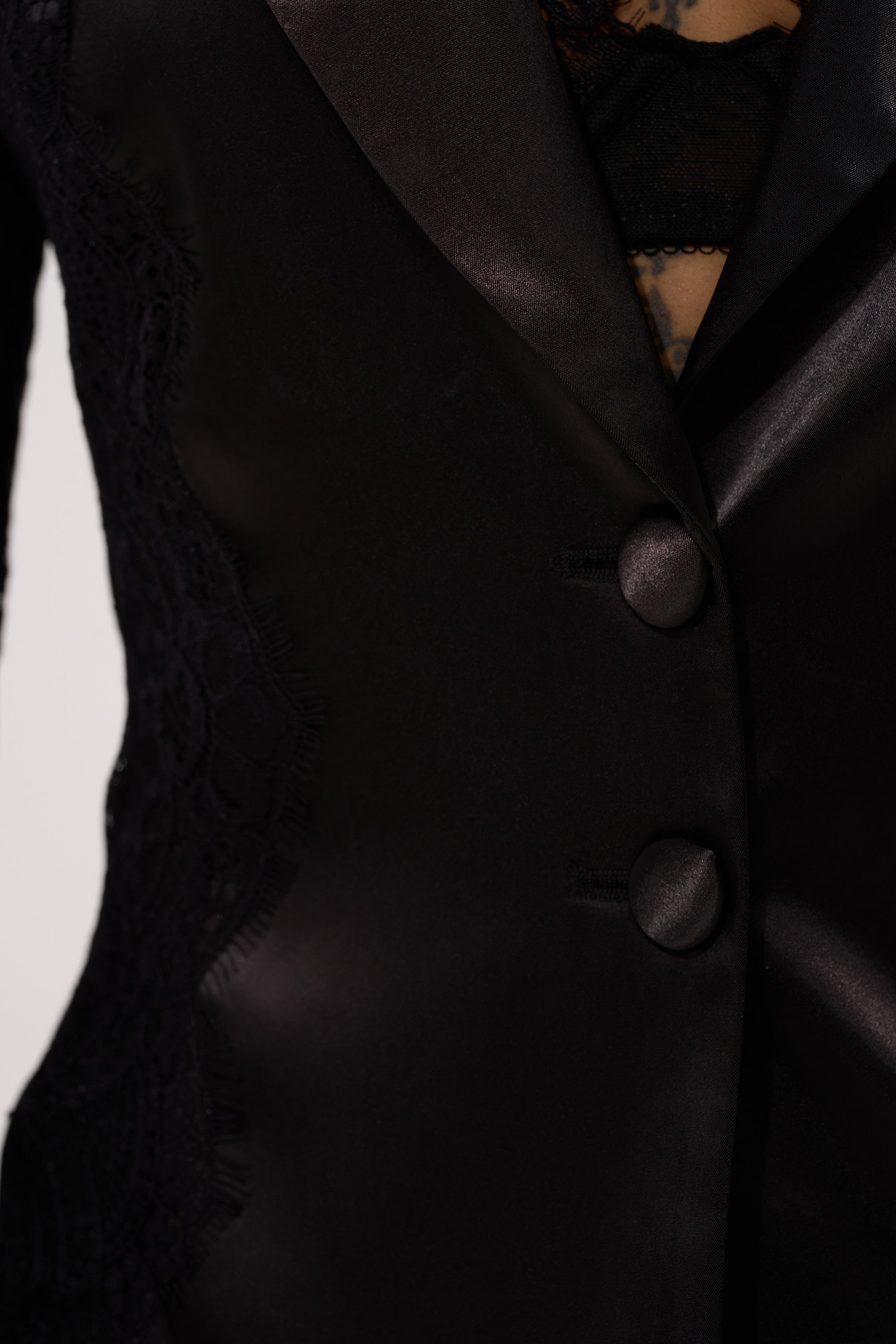 AU CONTRAIRE LACE SATIN BLAZER