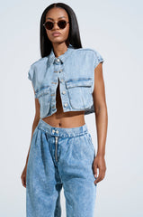 LEXI LIGHTWEIGHT BUTTON DOWN TOP