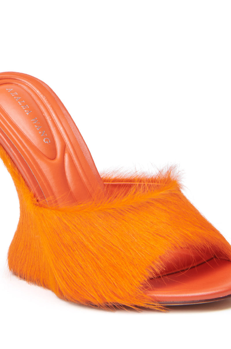 AZALEA WANG VASA ORANGE FURRY WEDGE SANDAL