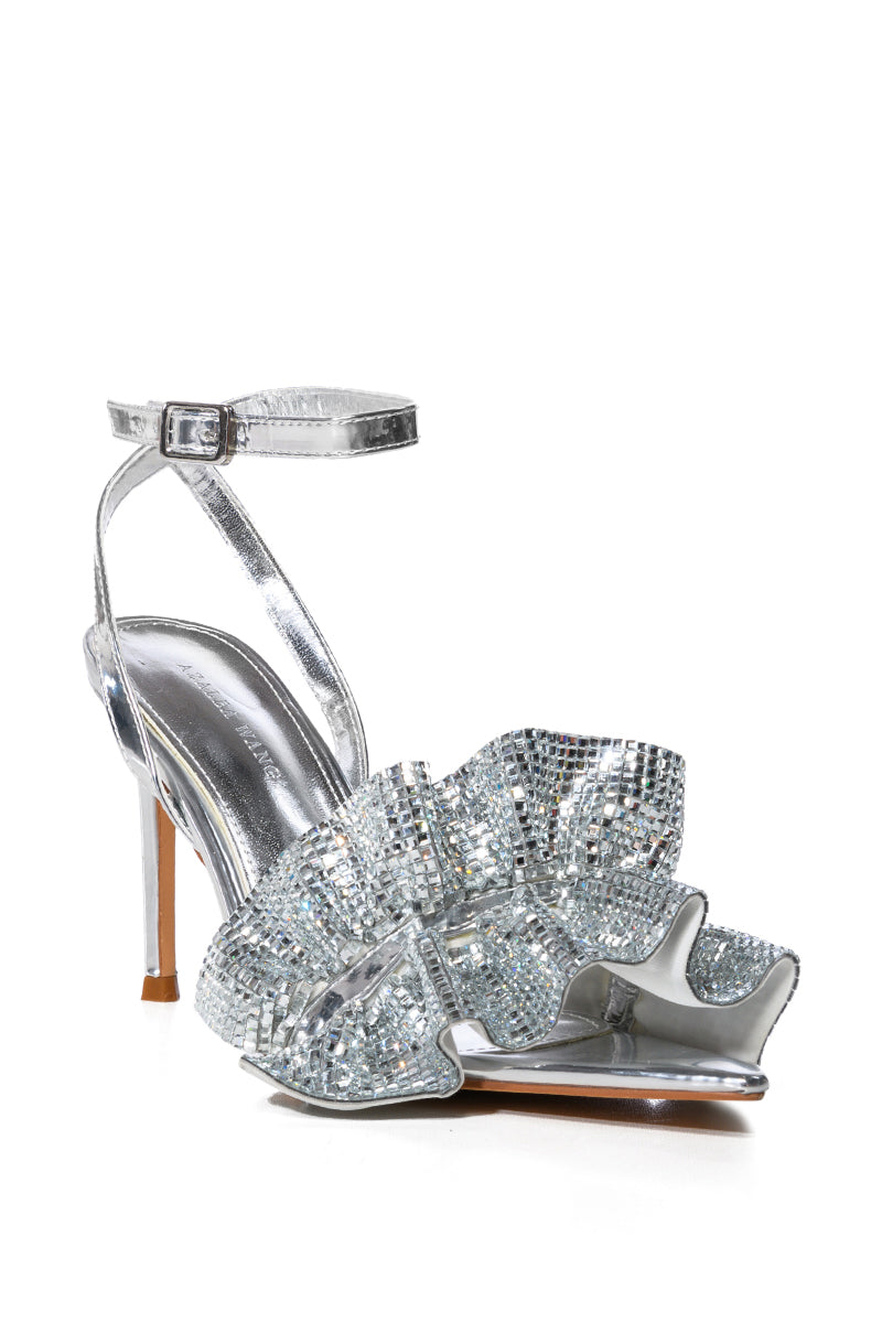AZALEA WANG FALLON SILVER SCRUNCHIE SANDAL