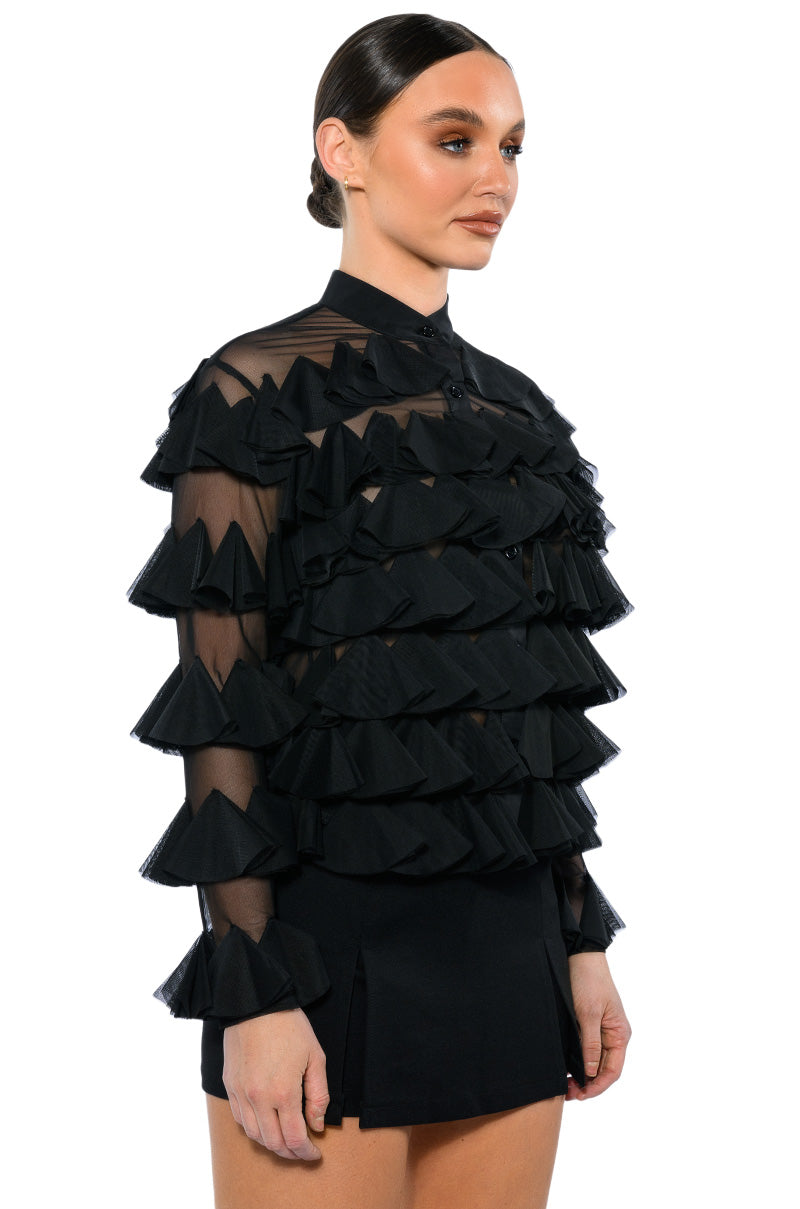 MISS EVERYTHING TEXTURED BUTTONDOWN TOP
